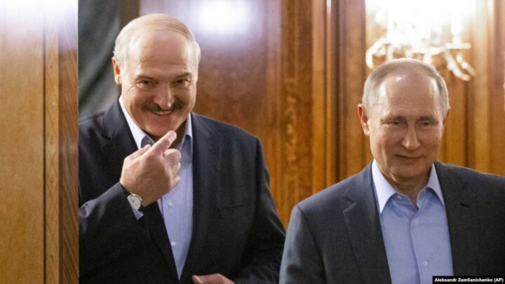 Лукашенко может обмануть Путина имитируя народный диалог